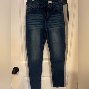 Ecru Jeans size 6 with grey sweat material
Accent